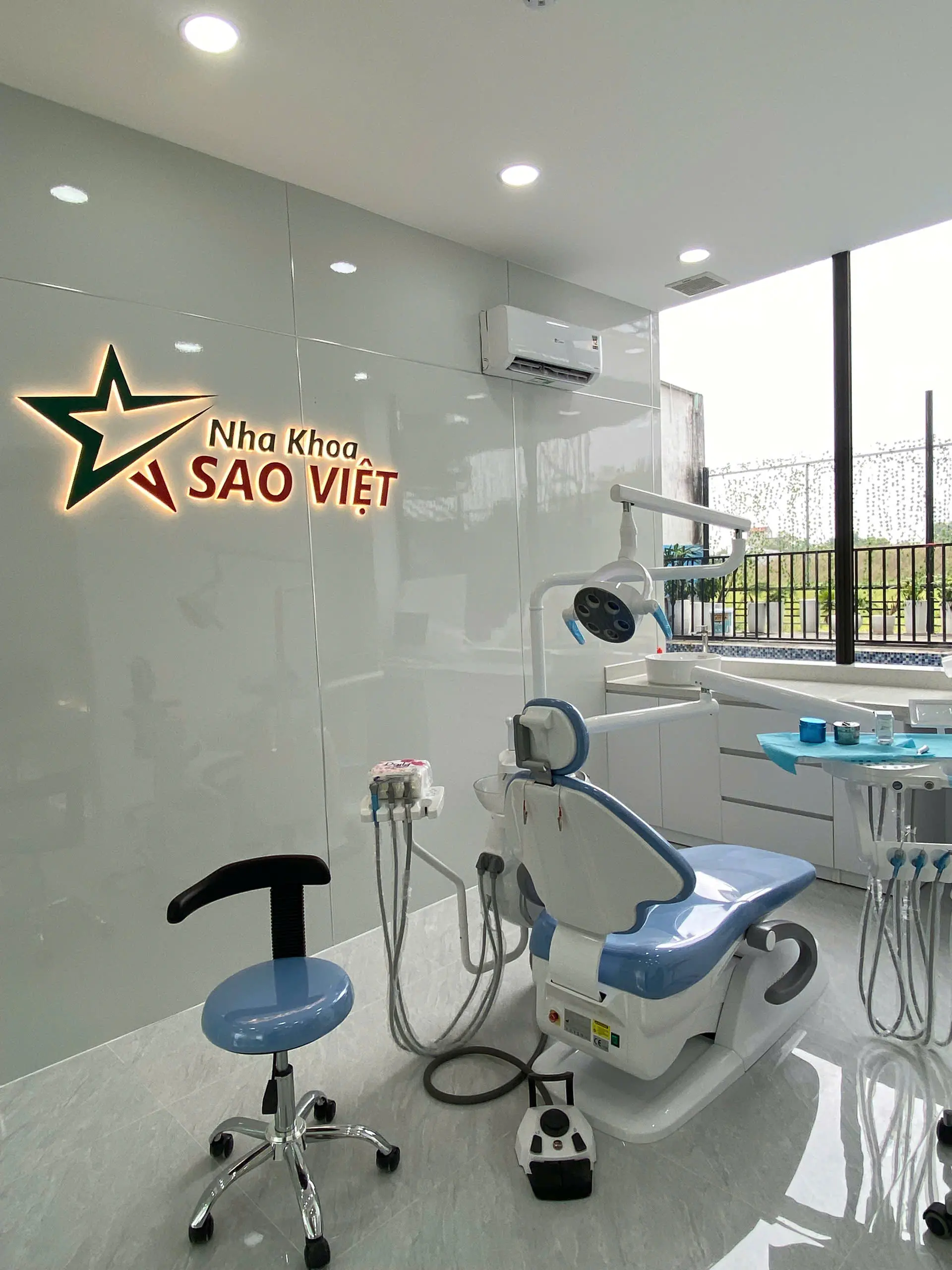 Trang thiết bị hiện đại tại nha khoa Hậu Nghĩa
